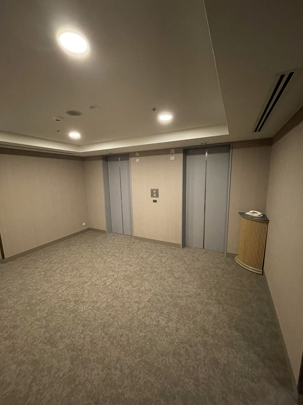 EVホール